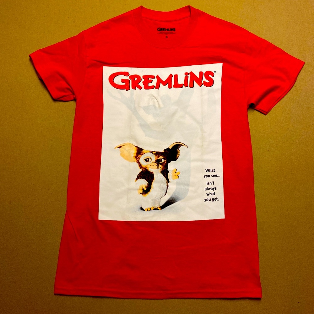 Red Gremlins tshirt Small